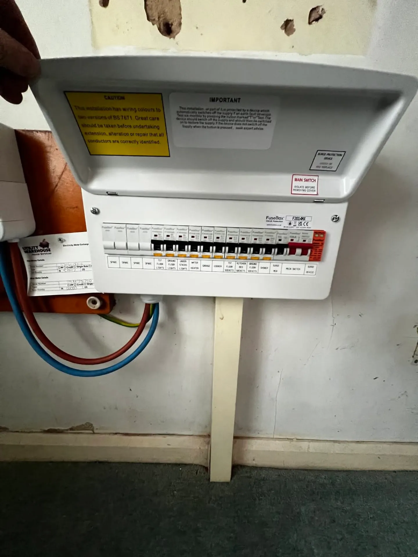 Older fuse box ready for replacement